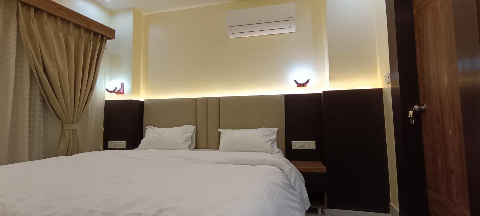 The Banaras Hotel Varanasi Esterno foto