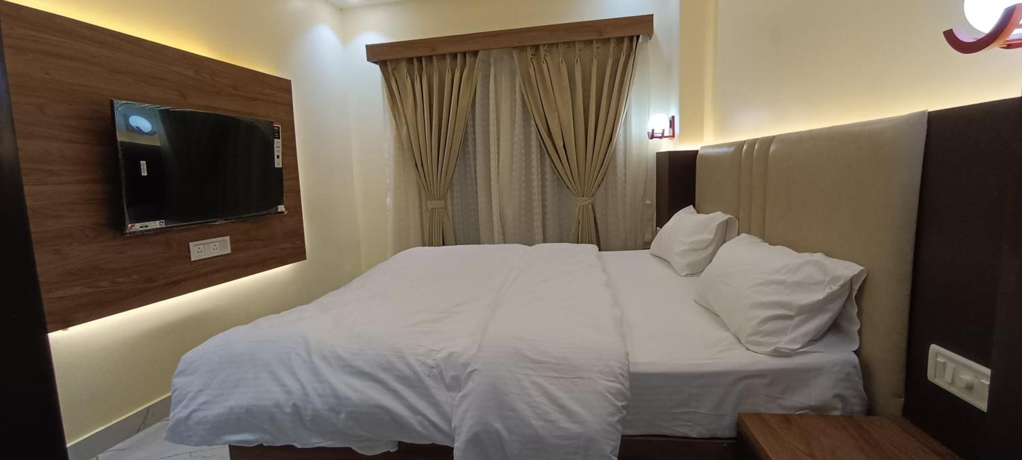 The Banaras Hotel Varanasi Esterno foto