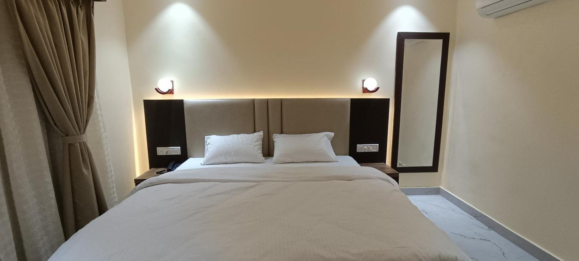 The Banaras Hotel Varanasi Esterno foto