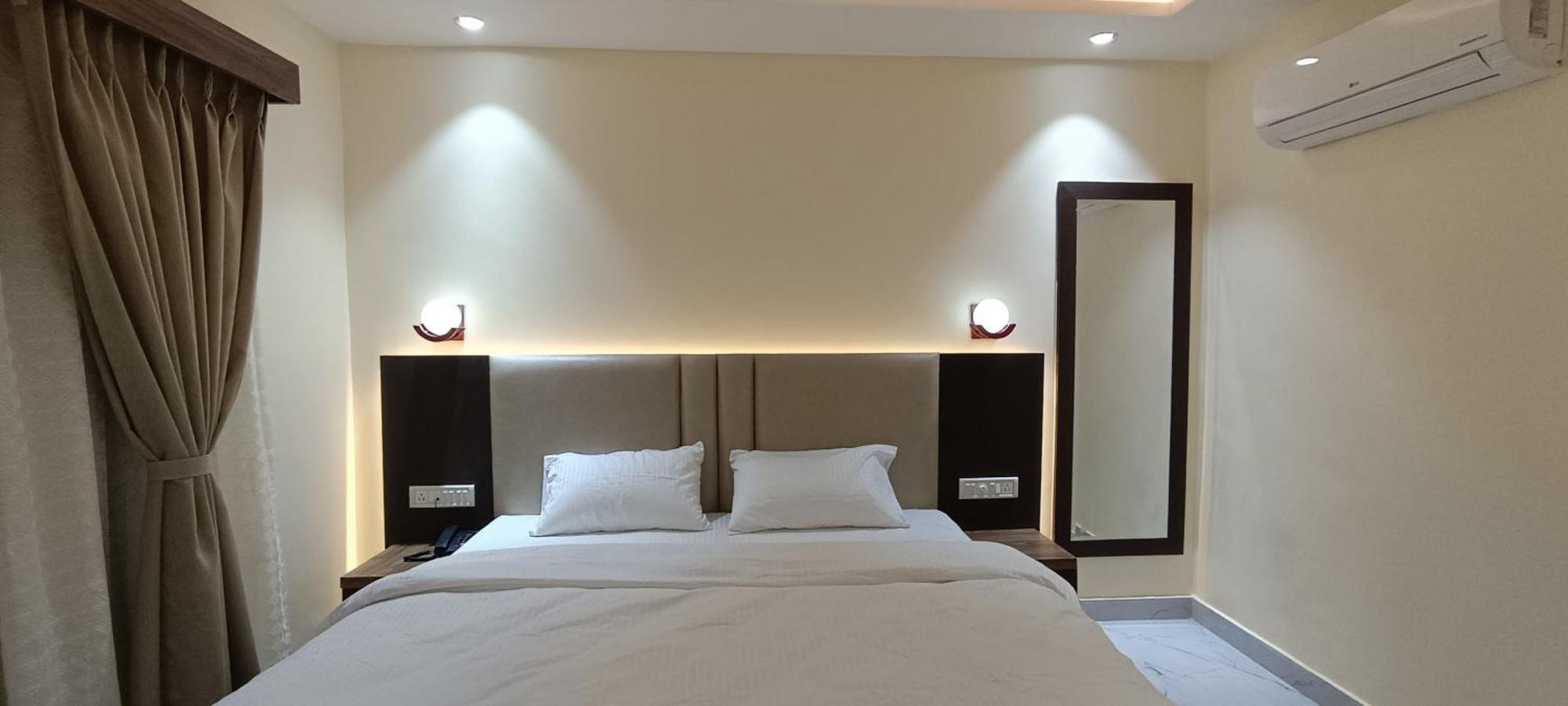 The Banaras Hotel Varanasi Esterno foto